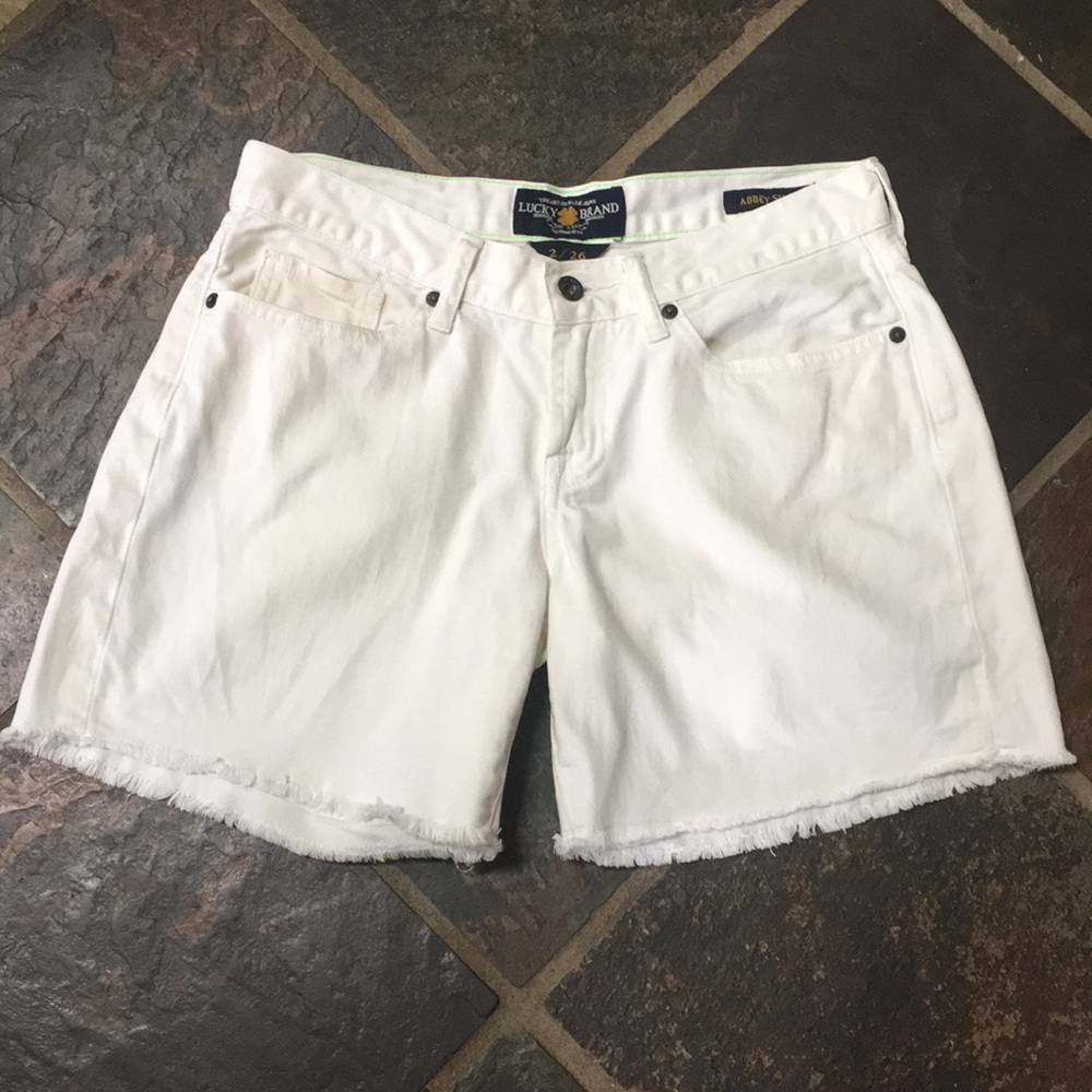 3/$20 Lucky Brand Abbey Short w/frayed hem.